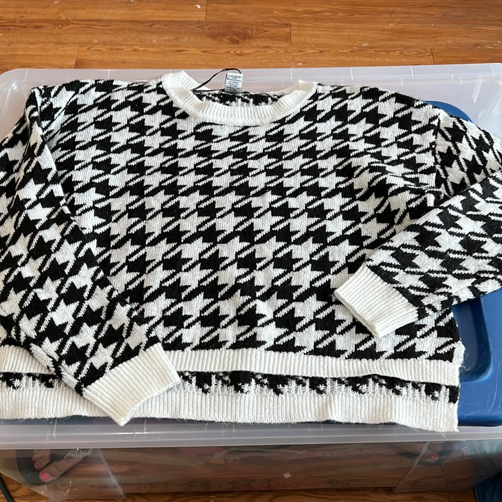 Cropped sweater